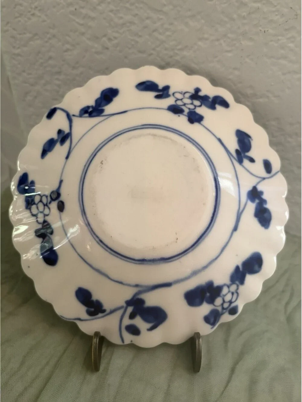 Antique Japan Handpainted Scalloped Floral Design Plate EUC Imari 4.5”